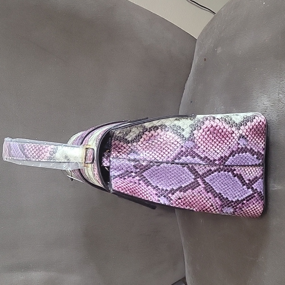 JustFab Handbag - Picture 2 of 10